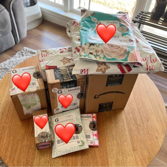 THRIFTEDBYKELBI IS LIVE - LIKE THIS TO BE NOTIFIED!🤍 - Picture 5 of 16